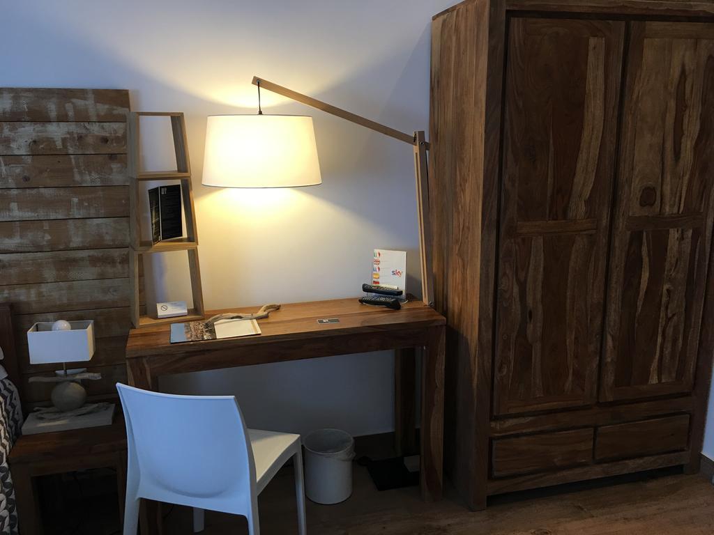 231 Suite Via Roma Cagliari Exterior foto