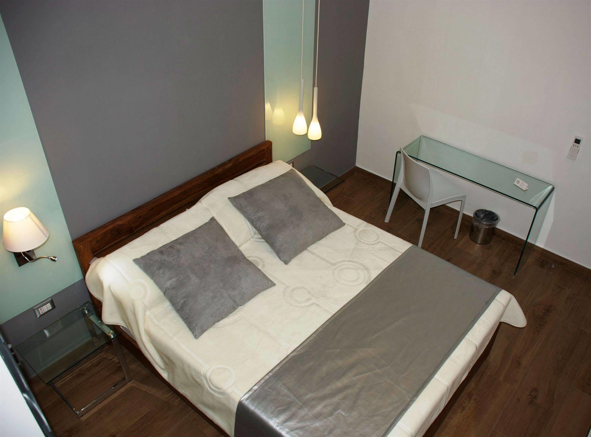 231 Suite Via Roma Cagliari Exterior foto