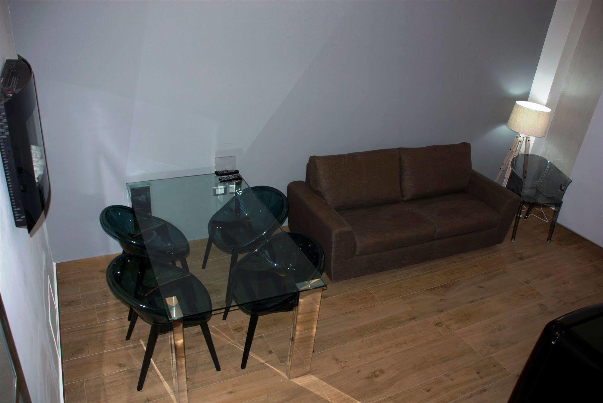 231 Suite Via Roma Cagliari Exterior foto