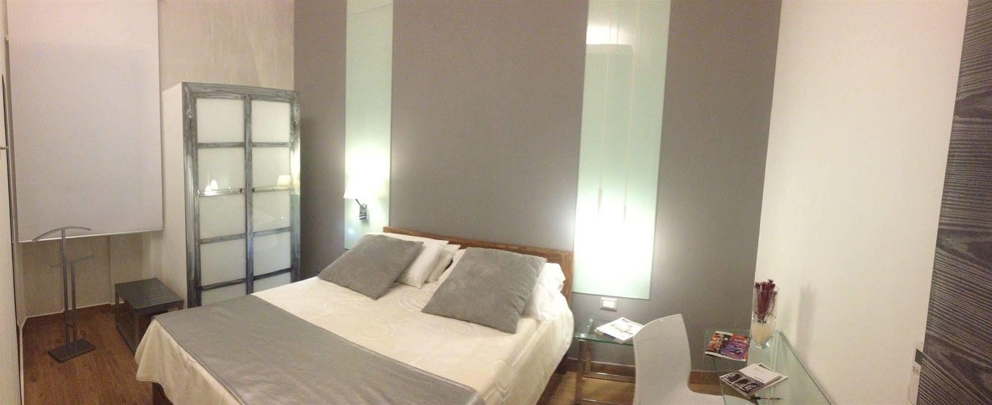 231 Suite Via Roma Cagliari Exterior foto