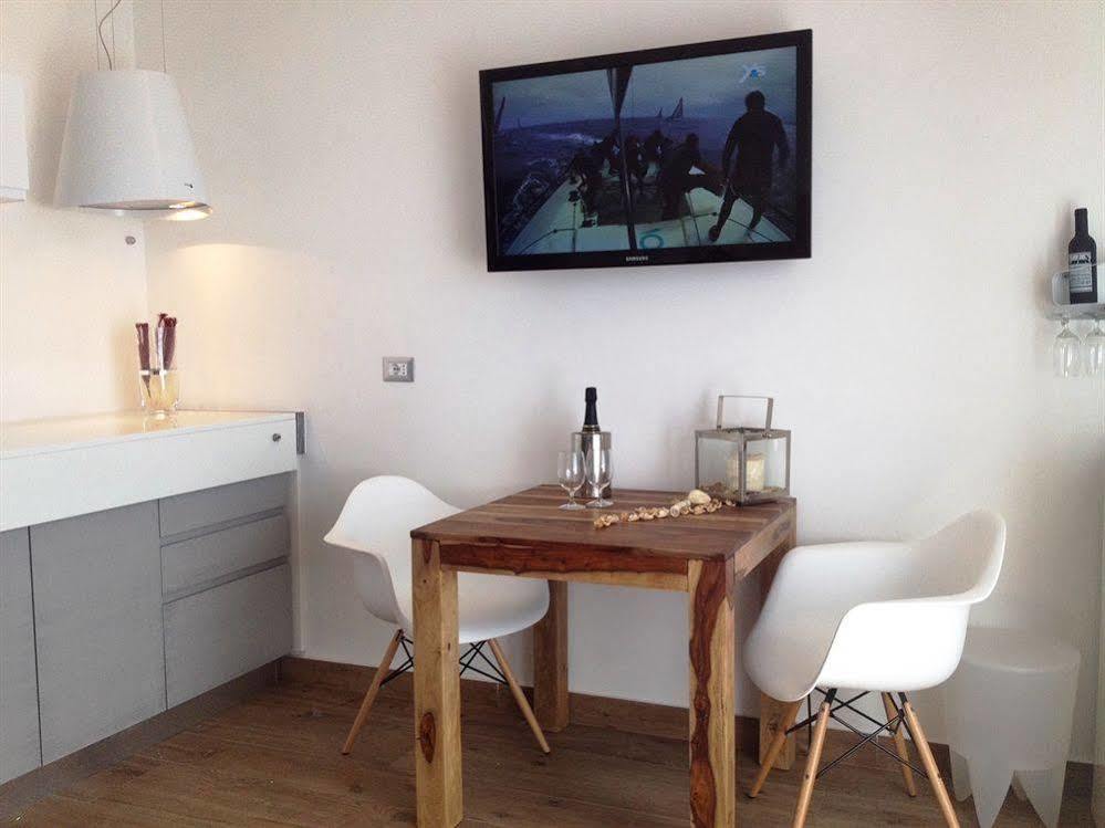 231 Suite Via Roma Cagliari Exterior foto