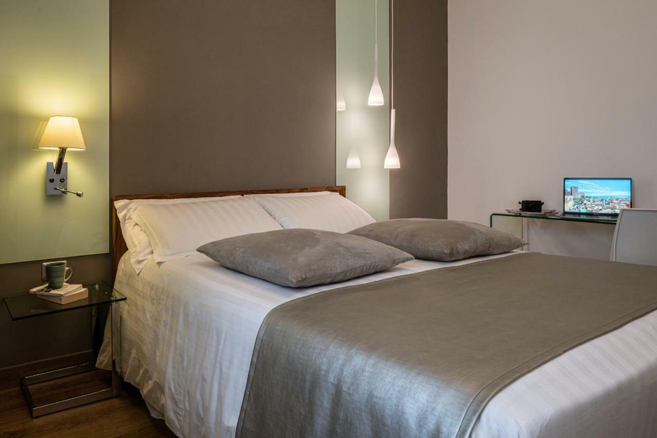 231 Suite Via Roma Cagliari Exterior foto
